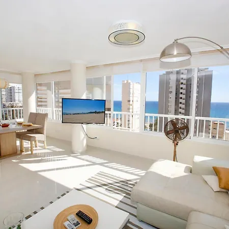 In Front Of The Sea With Ac And Pool Apartamento
